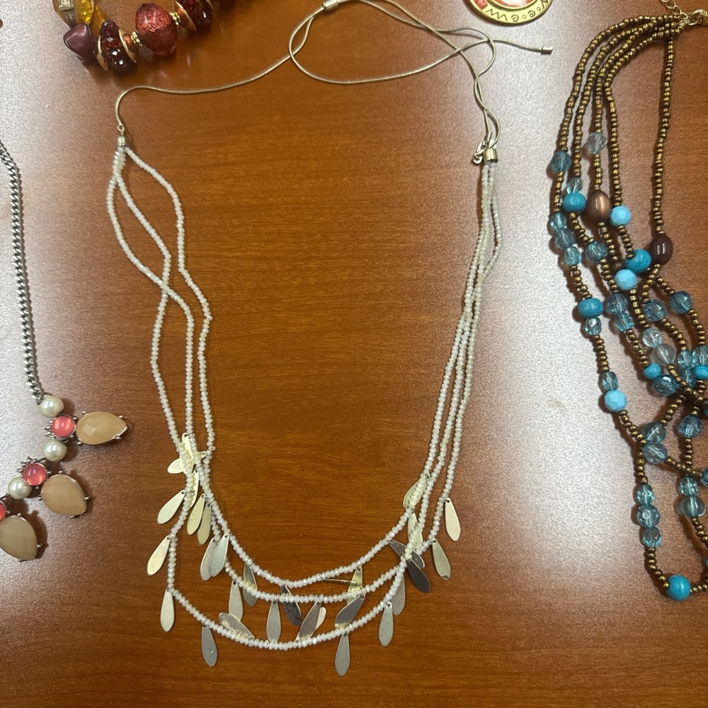 7 count necklace bundle - Picture 6 of 8
